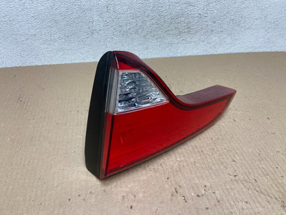 2014 - 2015 Kia Sorento Right Passenger Side Inner Tail Light AE9711 LK2