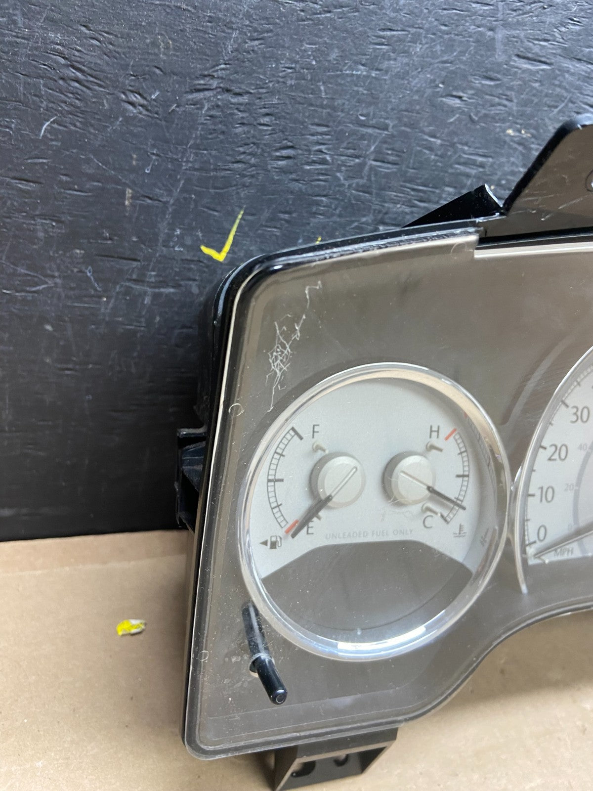 2007 to 2008 Chrysler Aspen Speedometer Cluster Gauge t9360 DG2
