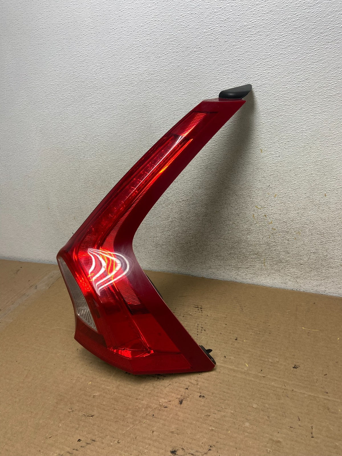 2015 to 2018 Volvo V60 Right Passenger RH Tail Light AH4154 DG2
