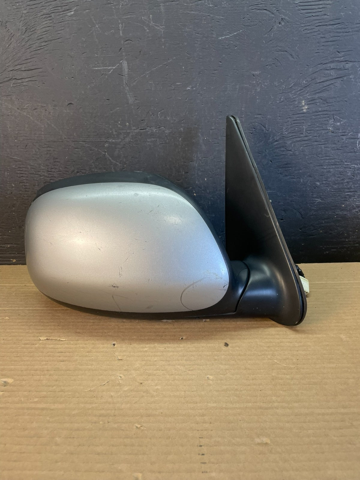 2001 to 2006 Toyota Sequoia Right Passenger View Door Mirror AE8649 DW0