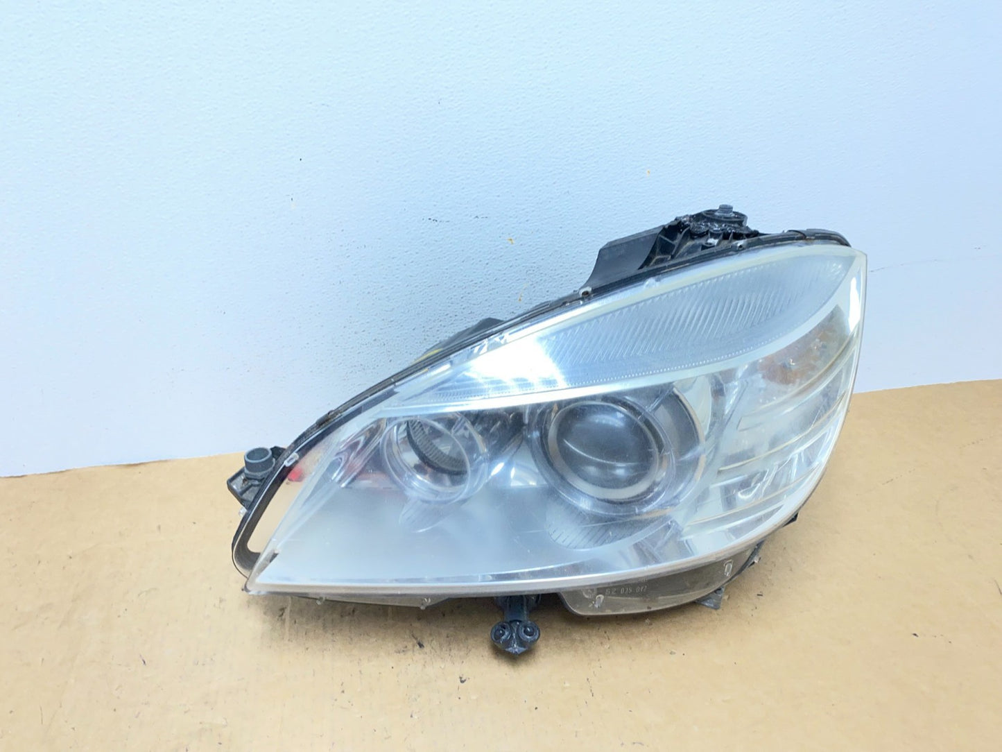 2008-2011 Mercedes C-Class C350 C300 Left Driver Xenon Headlight AD4751 DW0