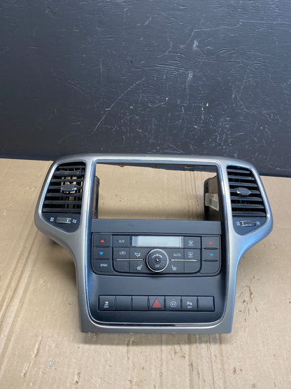2011-2013 Jeep Grand Cherokee Center Radio Climate Control Bezel Vent ab8947 DG0