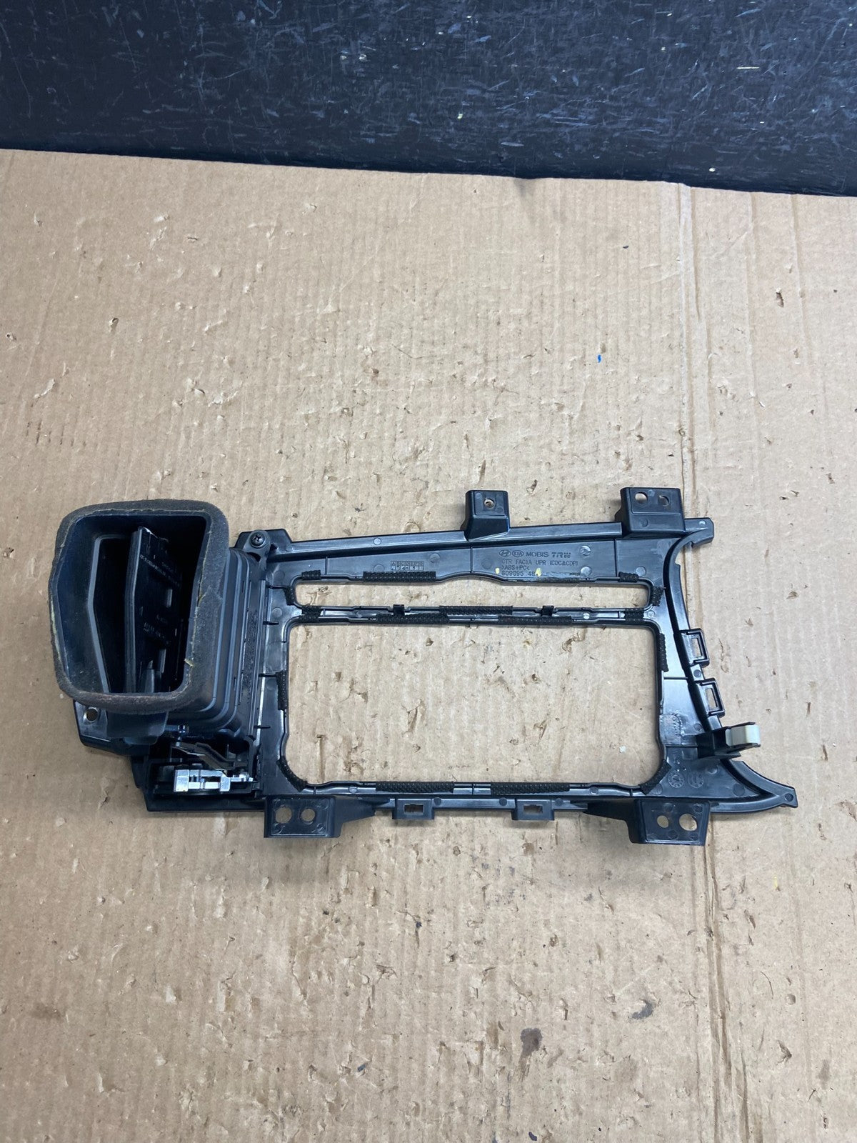2011 2012 2013 Kia Optima Front Dash Radio Bezel Trim Air Vent AE4100 DG3