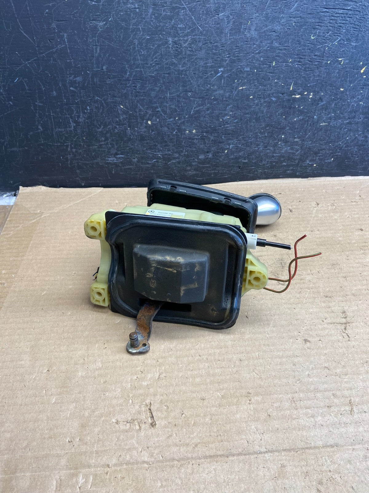 2008 - 2011 Mercedes W204 C350 C300 C250 Center Console Shift Shifter AH3690 DG4