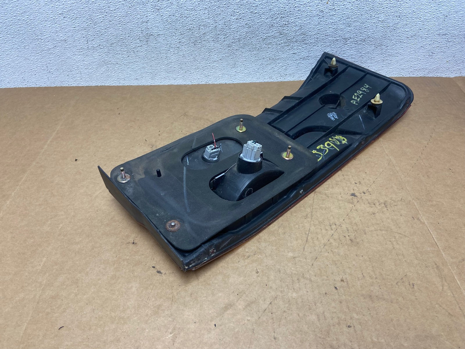 1999 2000 2001 Honda Odyssey Right Passenger RH Tail Light Inner AE2984 LK8