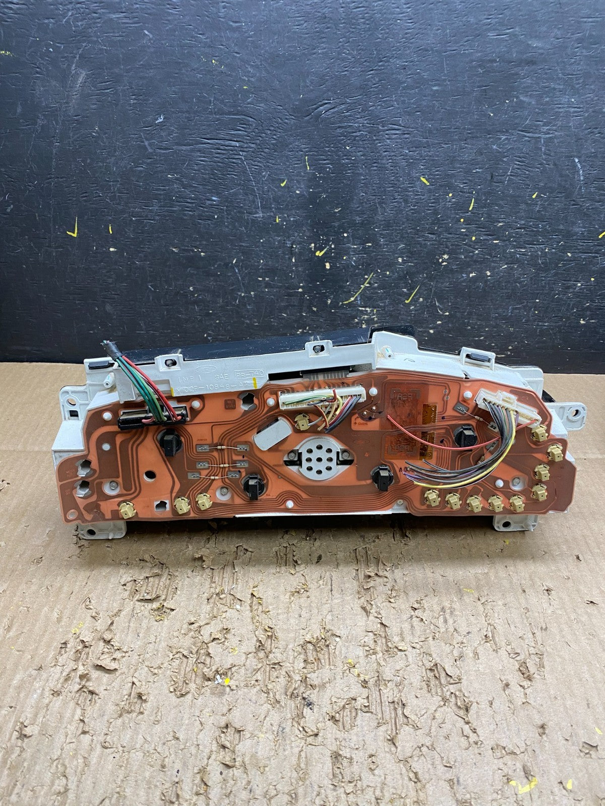 2001 - 2002 Ford Econoline E250 E350 Van Speedometer Instrument Cluster V7360 DG5