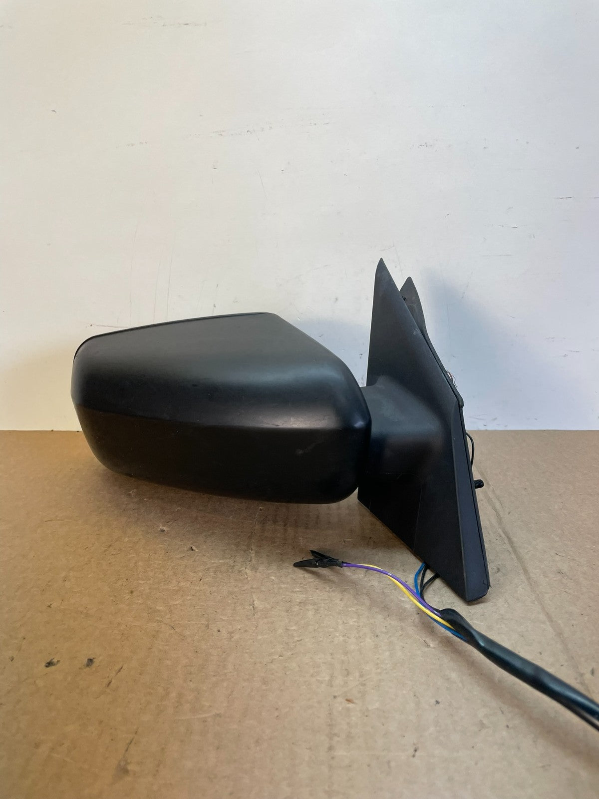 2004-2012 Mitsubishi Galant Right passenger RH View Door Mirror AH6226 DW0