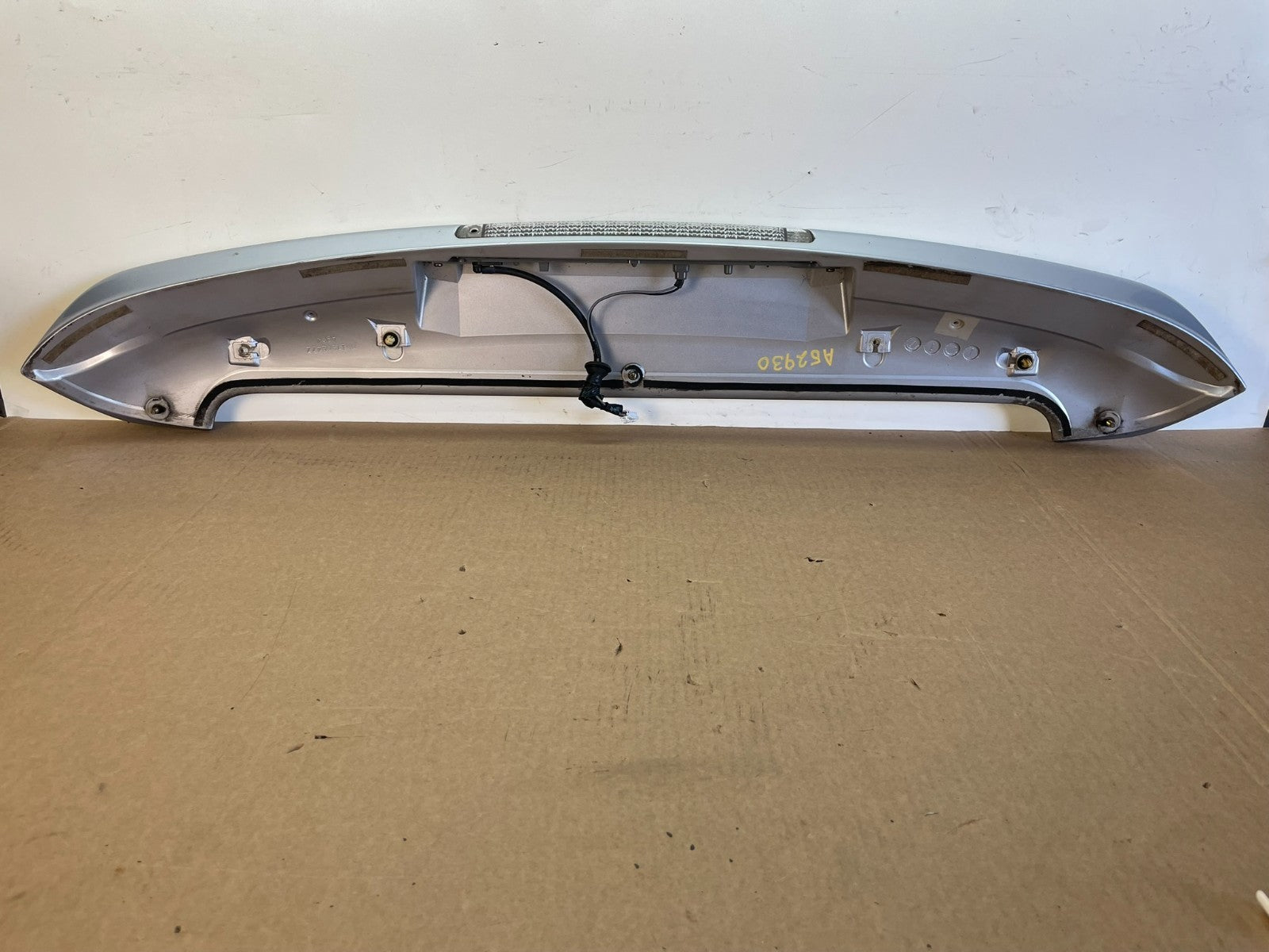 2005 to 2006 Mitsubishi Outlander Rear Spoiler LED Brake Light ag2930 DG5