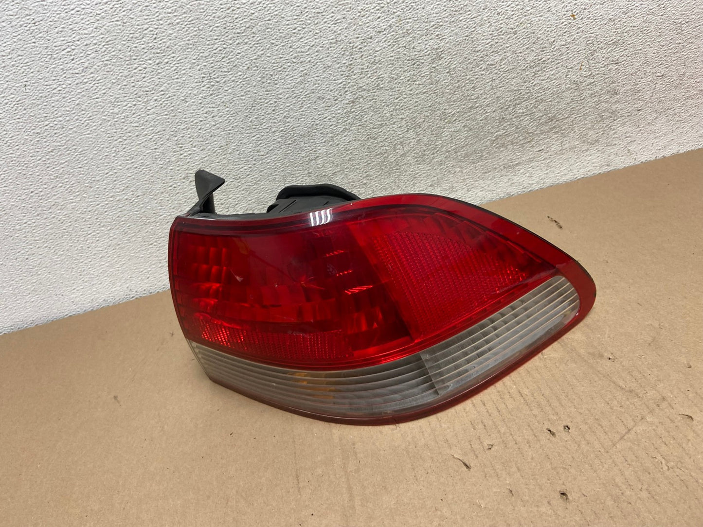 2001 to 2002 Honda Accord Sedan 4door Right Passenger Tail Light AG6649 LK0