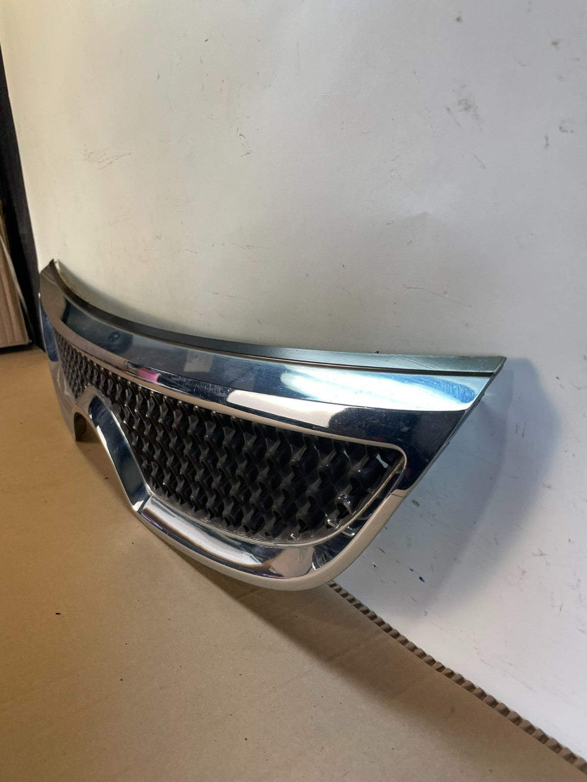 2007 to 2011 Hyundai Veracruz Chrome Grille Grill AH8566 DG1