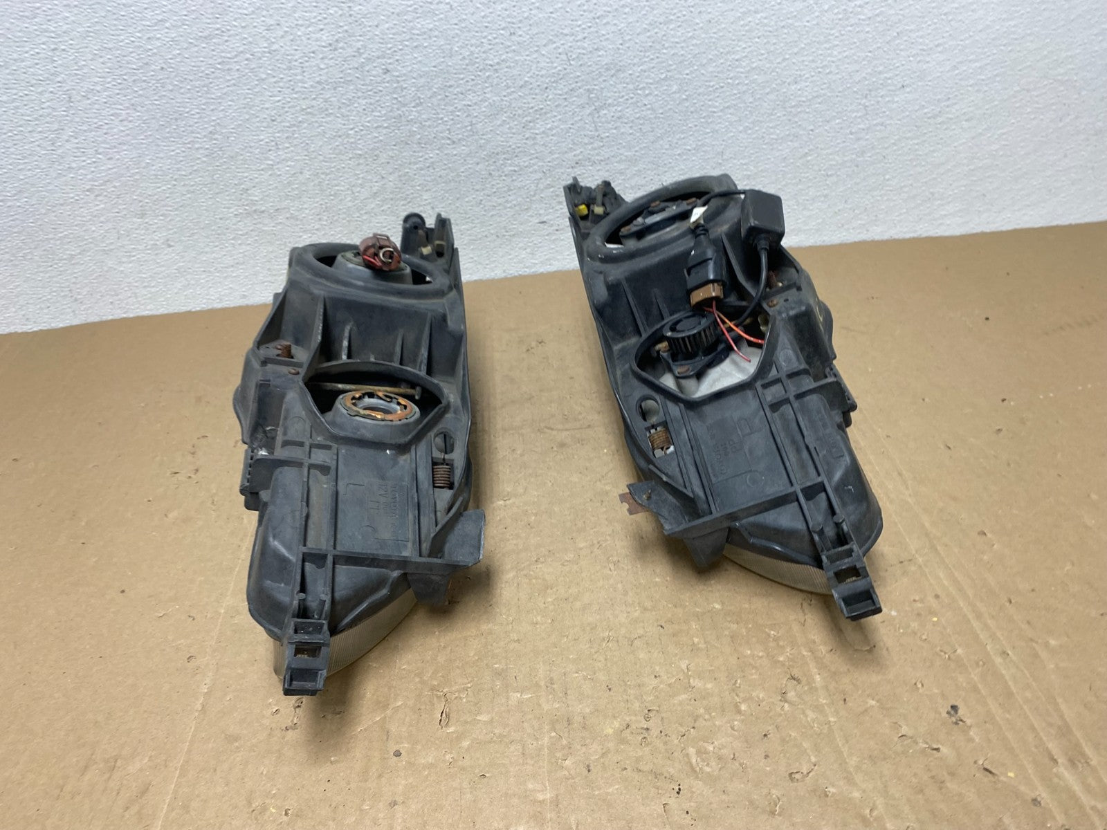 1993 to 1997 Toyota Corolla Left+Right Side Headlights AC5821 DW10