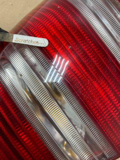2004 to 2005 Volkswagen Jetta Right Passenger RH Side Tail Light AI0970 LK3