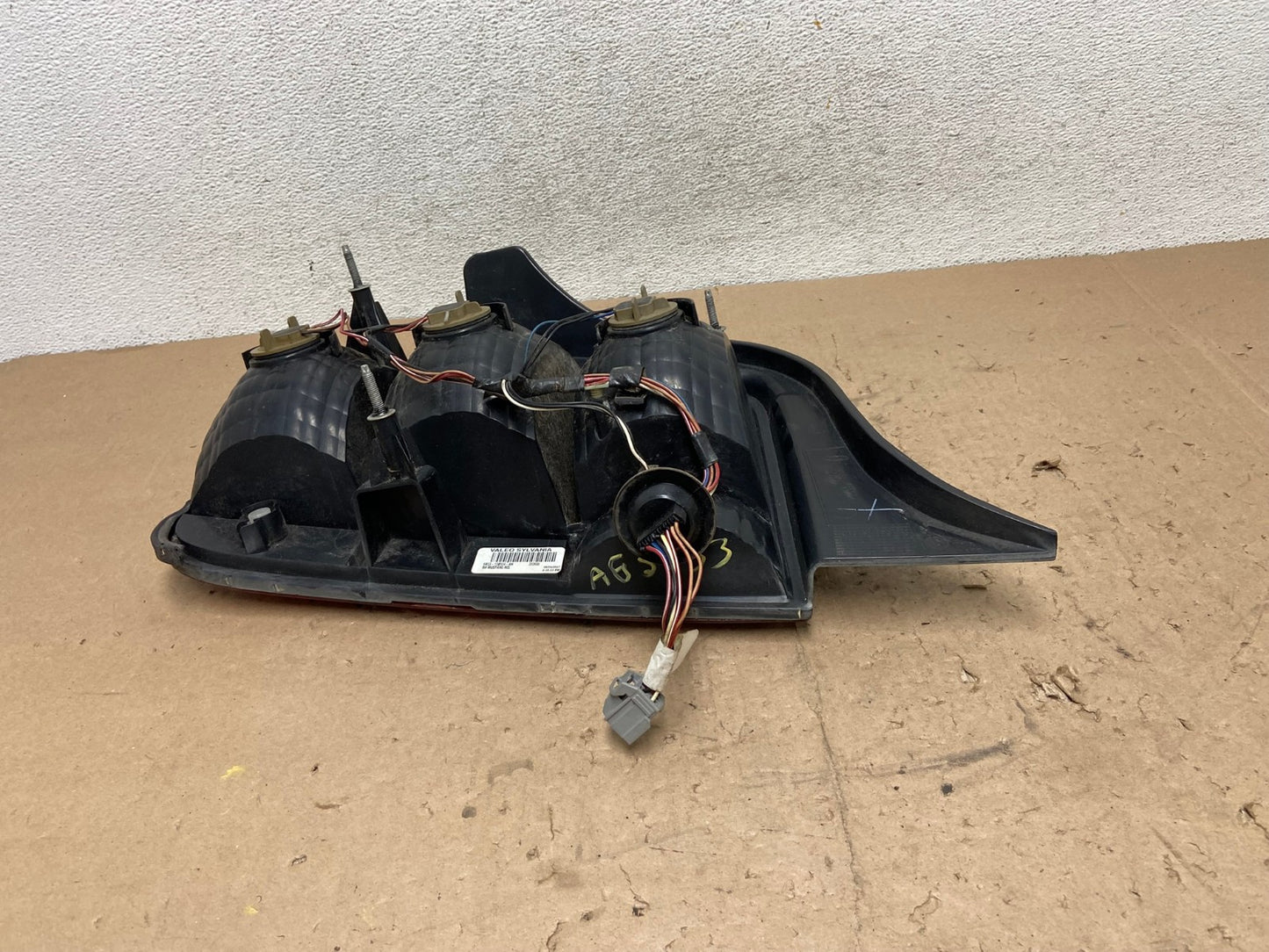 2005 - 2009 Ford Mustang Right Passenger RH Side Tail Light AG5633 LK6
