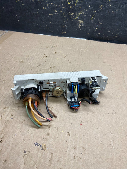 2001 - 2007 GMC Chevrolet Express 1500 Climate Control A/C AB5373 DG3