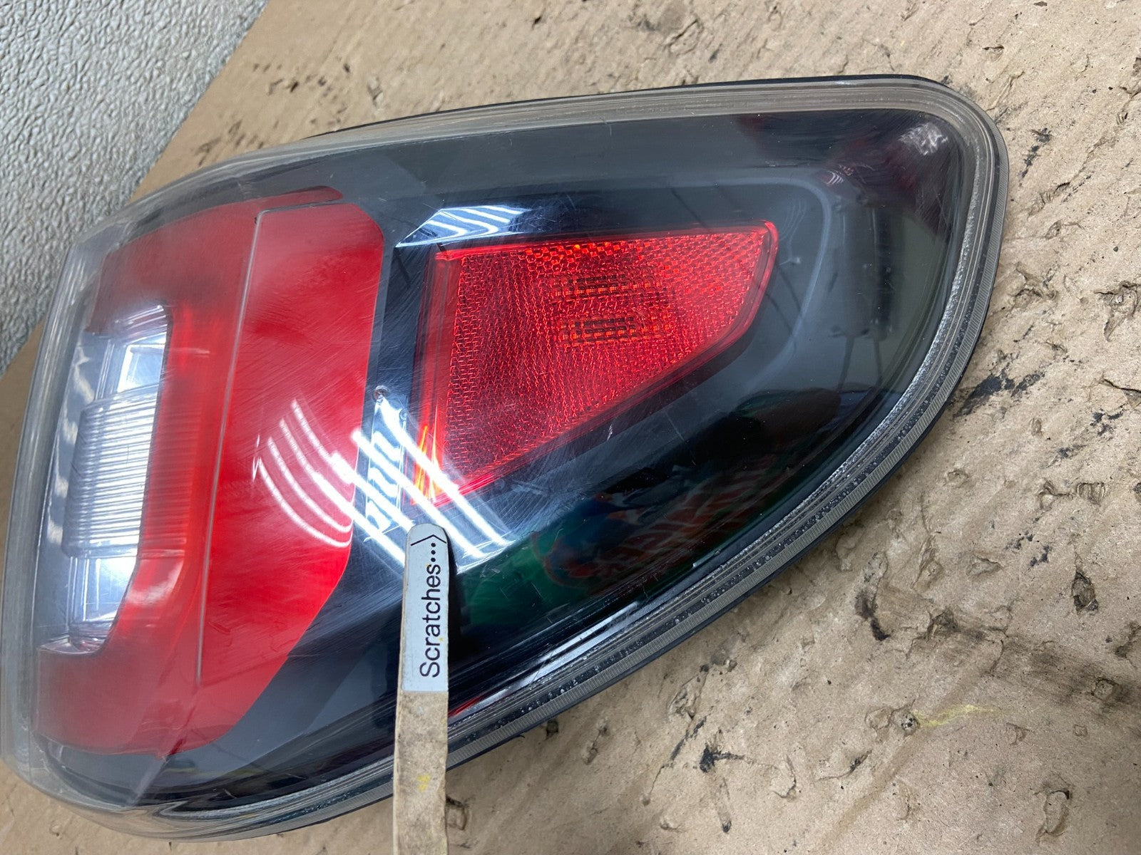 2013 to 2016 GMC Acadia Right Passenger RH Side Tail Light AA9778 LK3