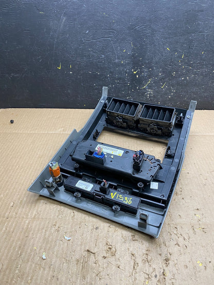 2008 to 2012 Jeep Liberty Dash Climate Temperature Control Radio Bezel V1536 DG5