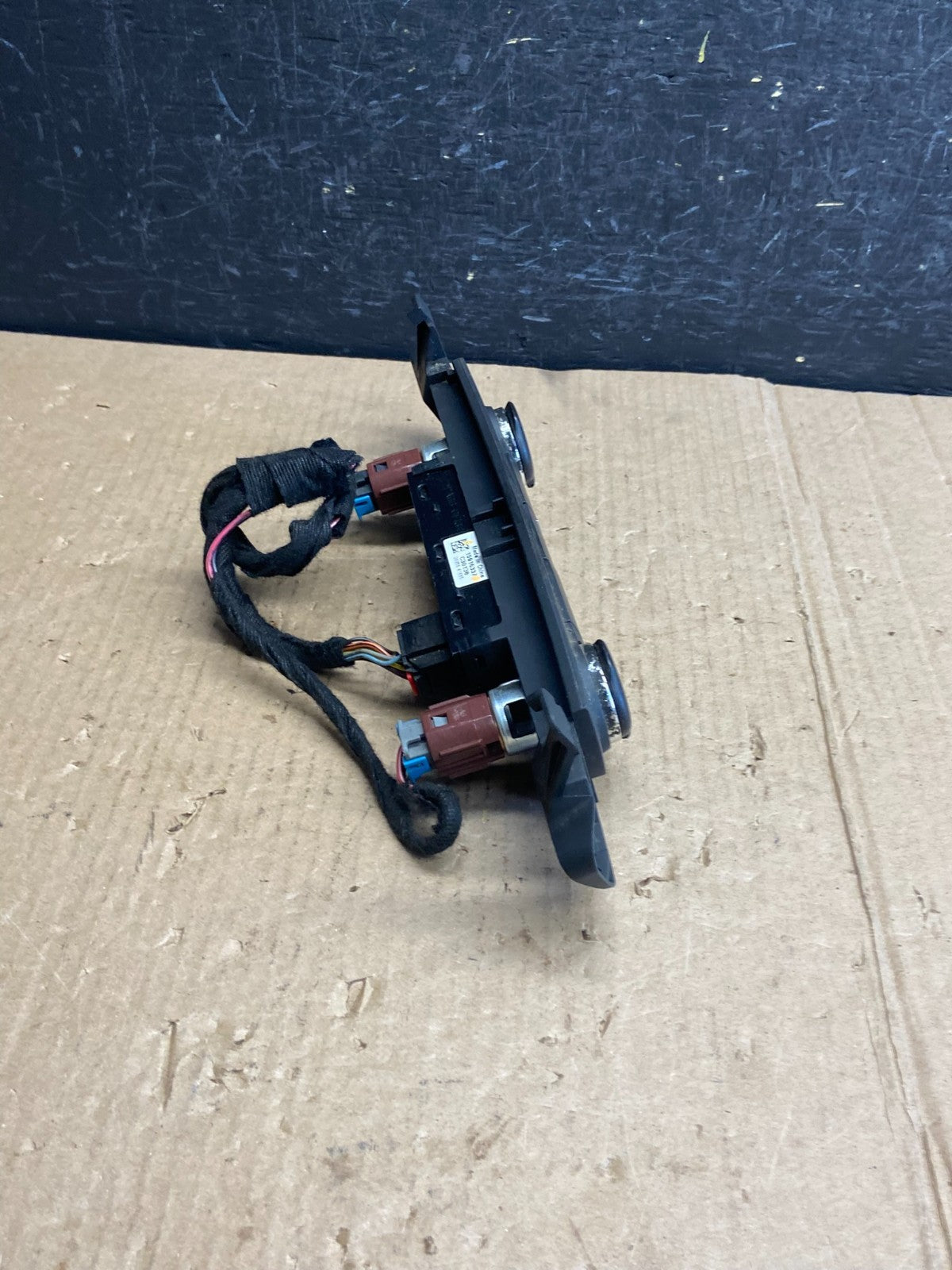 2007 - 2014 Chevrolet Tahoe Yukon Pedal Traction Control Switch ae3852 DG1