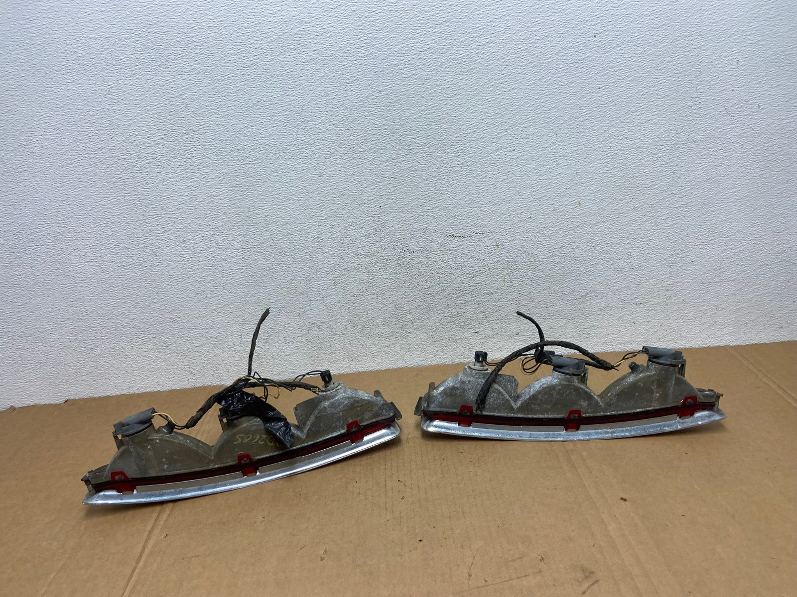 1994 to 1999 Cadillac Deville Left+Right Side Tail lights AD2605 LK4