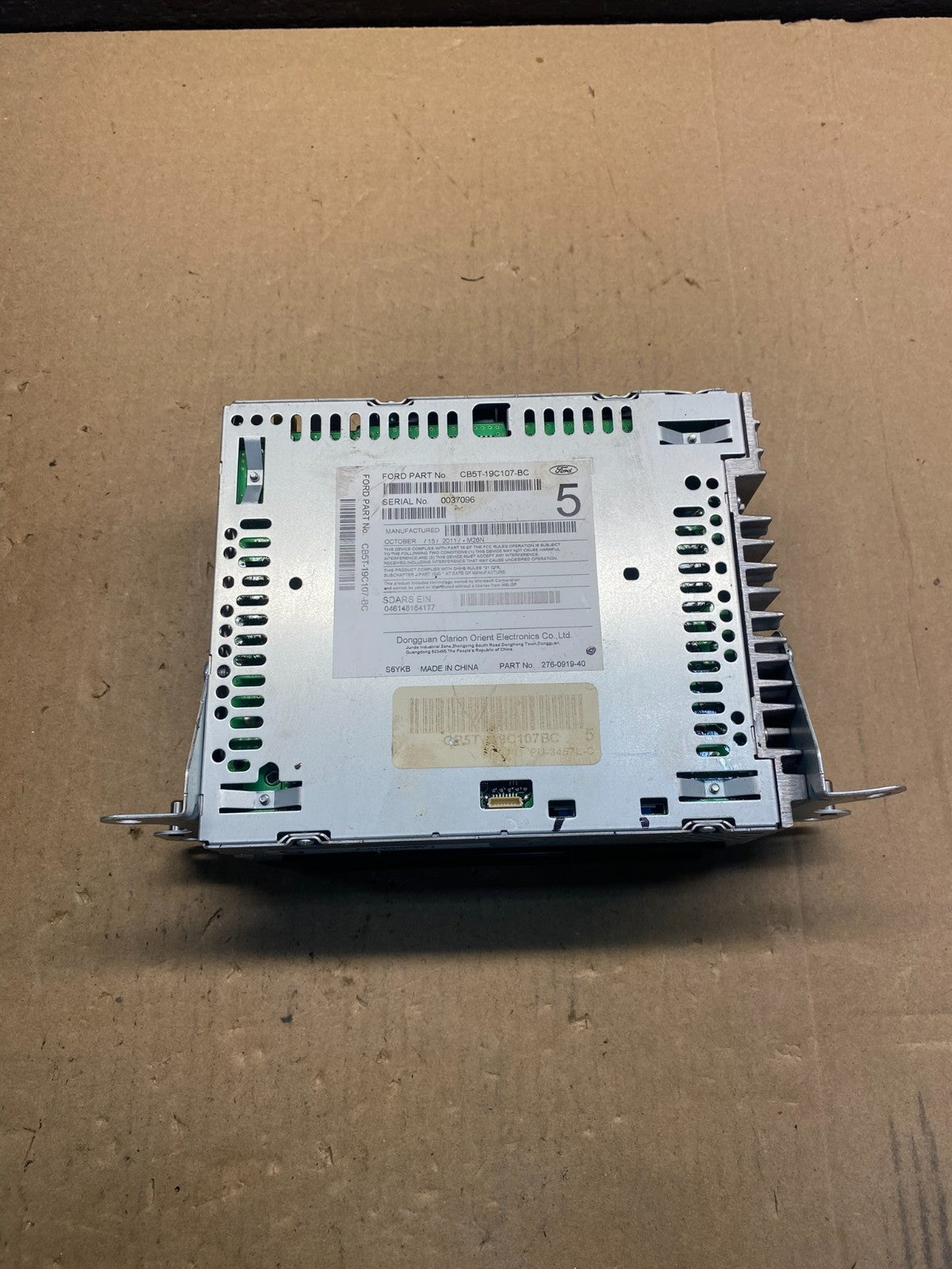 2011 to 2013 Ford Explorer Audio Equipment Radio Receiver AM FM CD AE7457 DW4