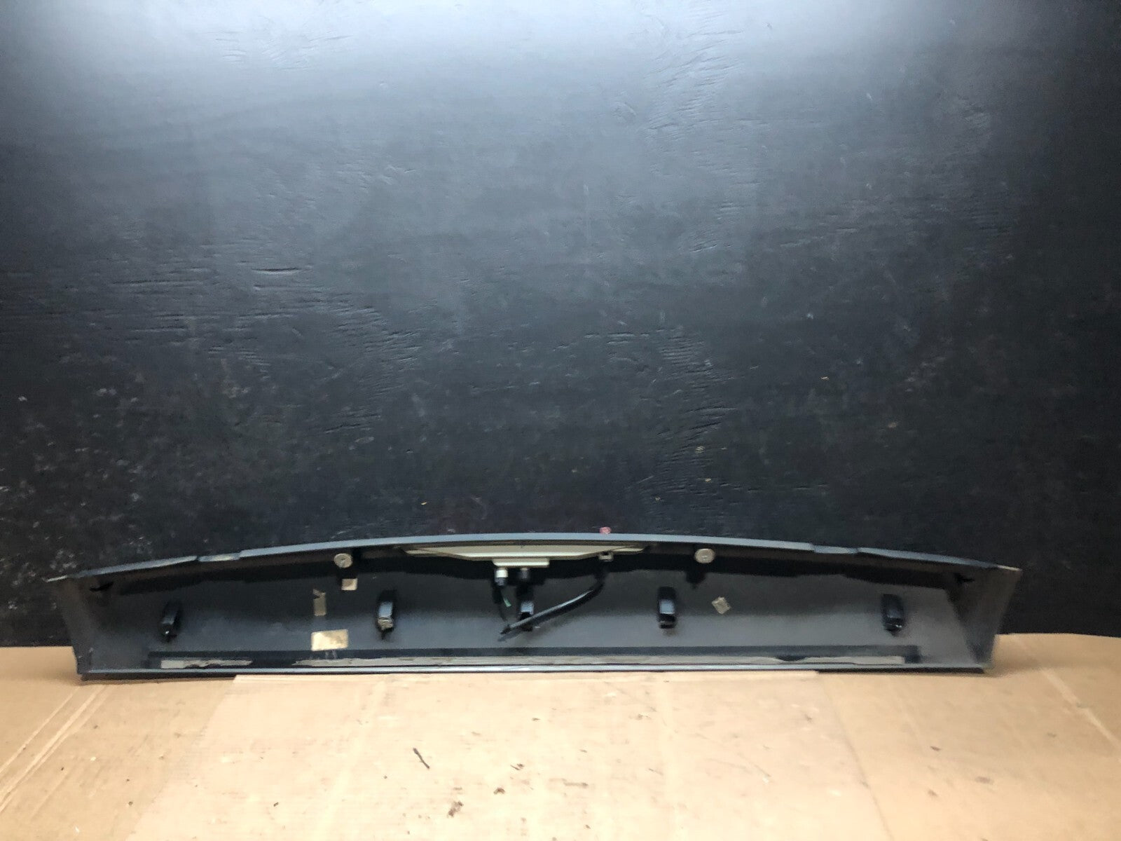 2004 to 2010 Infiniti QX56 Rear Tailgate Liftgate Spoiler Wing W/ Light G7860 PS6