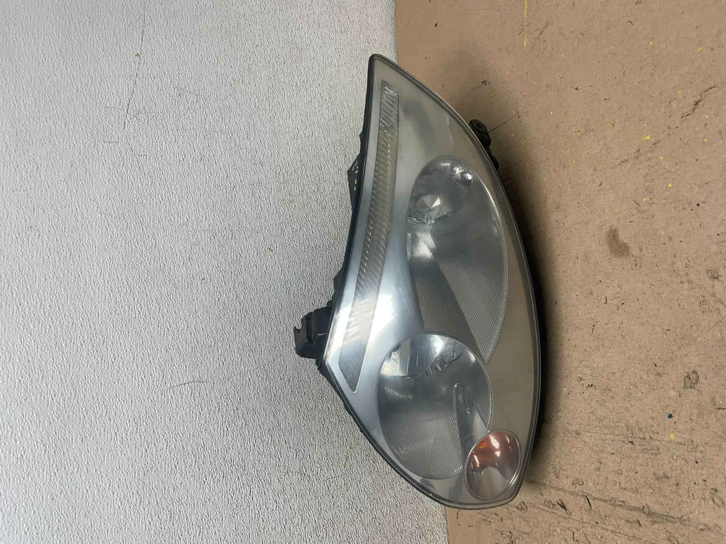 2003 - 2005 Infiniti G35 Coupe Headlight Right Passenger Xenon HID Q6516 DW0