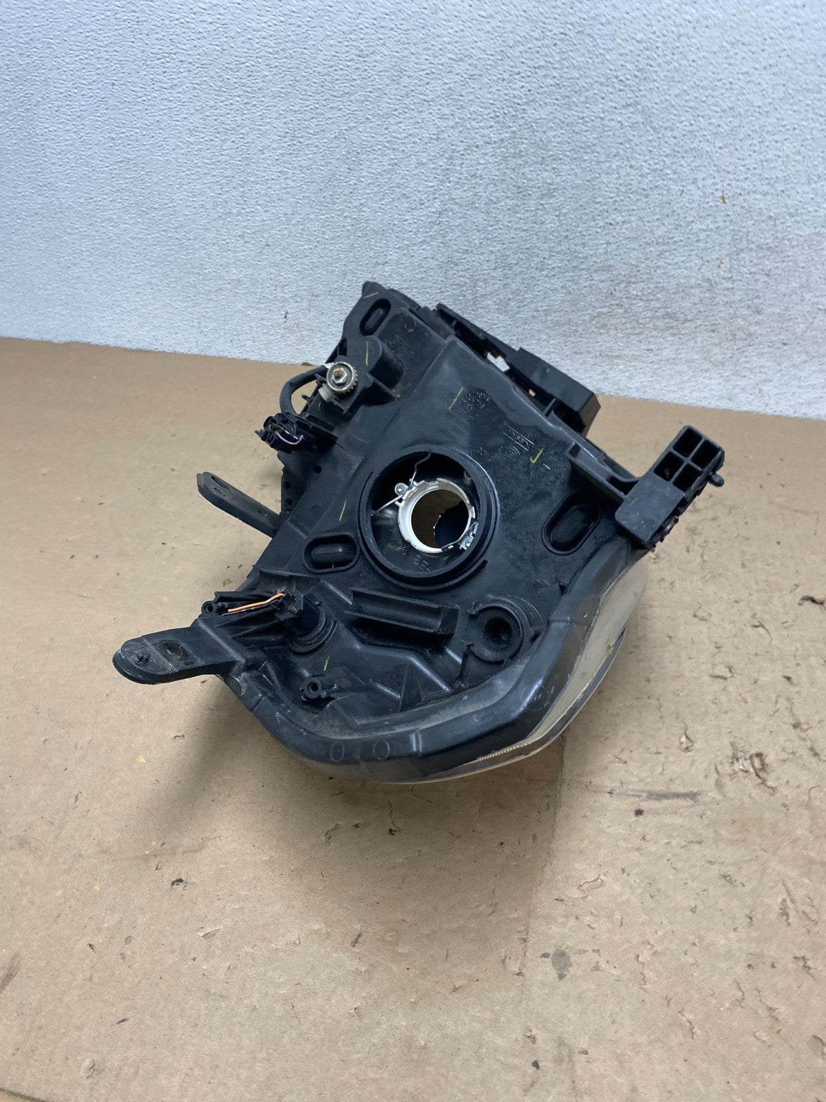 2008 to 2012 Nissan Versa Headlight Halogen Left Driver Lh Side AG5654 DW8