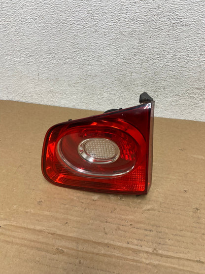 2009-2011 Volkswagen Tiguan Right Passenger Side Inner Tail Light AD3868 LK0