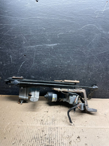 2008 to 2016 Chrysler Town & Country Rear Windshield Wiper Motor u9116 DG3