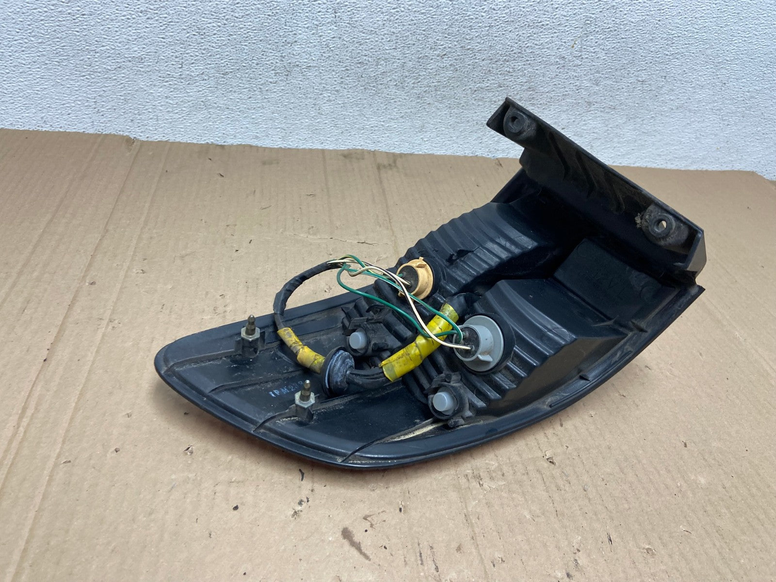 2001 2002 2003 Toyota Sienna Left Driver Lh Side Tail Light AE8955 LK4