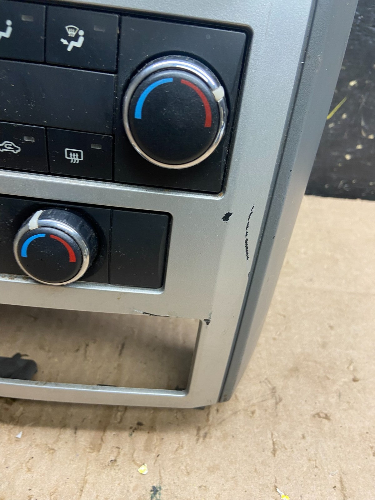 2008-2010 Dodge Grand Caravan Radio Bezel Climate Control Heat AC Z2035 DG1
