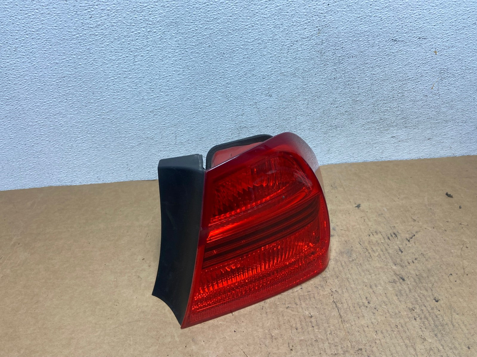 2006 2007 2008 Bmw 328i 3 Series Right Passenger Rh Side Tail Light AD4680 LK2