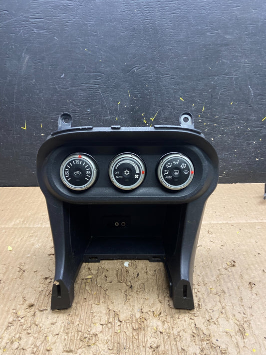 2008 - 2011 Mitsubishi Lancer A/C Heater Climate Control Bezel Trim V7962 DG0