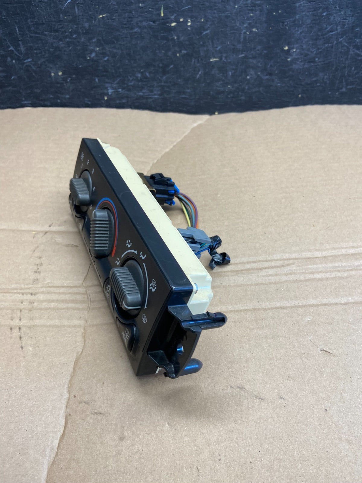 1999 to 2002 Chevrolet Silverado HVAC Heater Climate Control Module AF1771 DG2