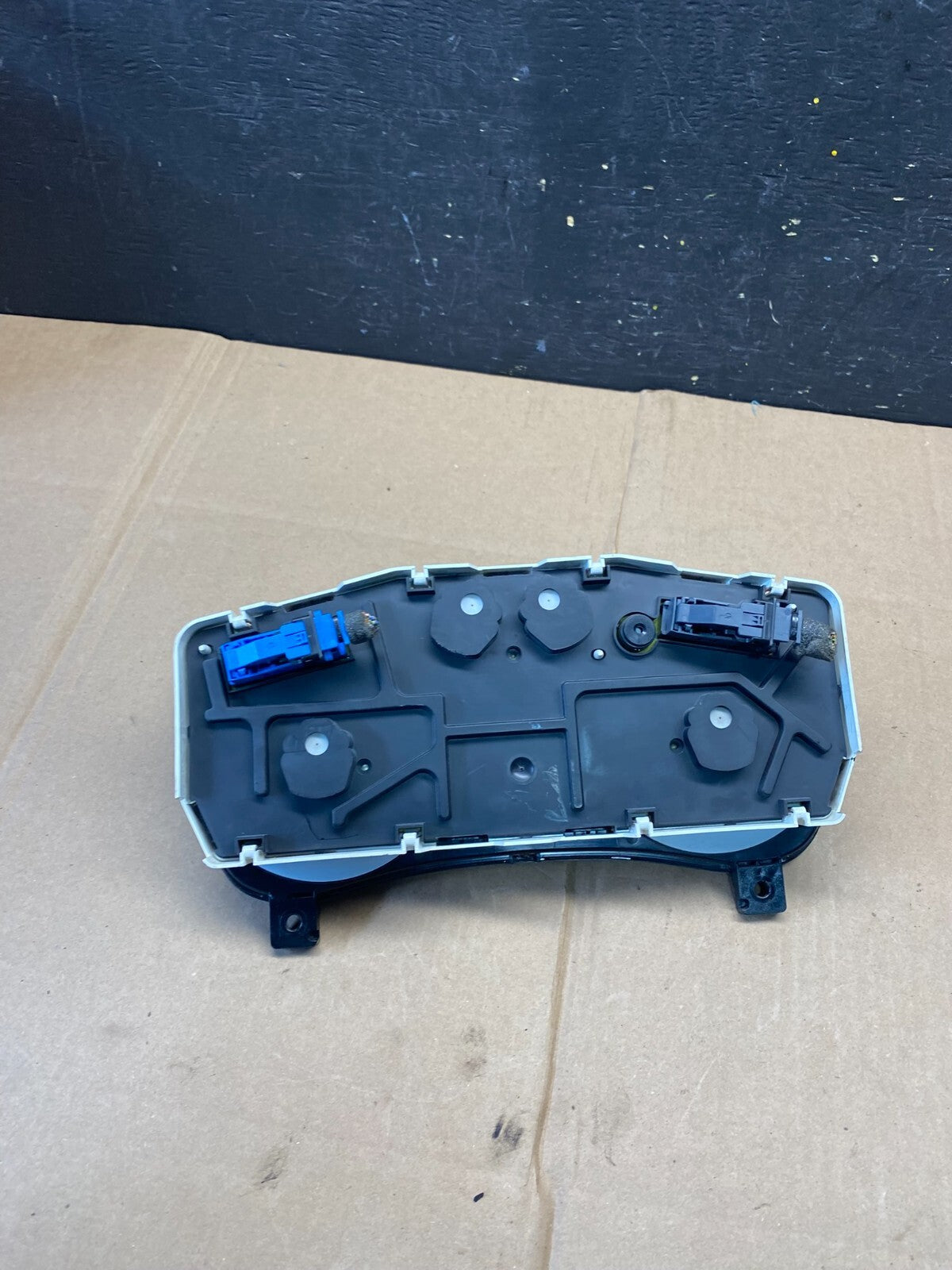 2011 to 2013 Ford Transit Connect Speedometer Gauge Cluster OEM O7282 DG4