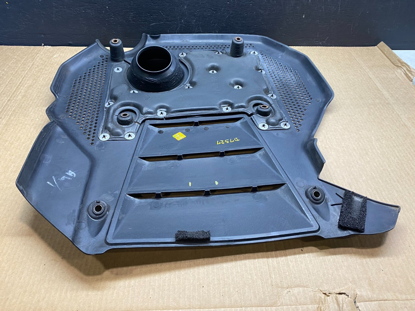2006 to 2008 Hyundai Sonata V6 3.8L Engine Motor Shield Cover OEM D7527 DG11