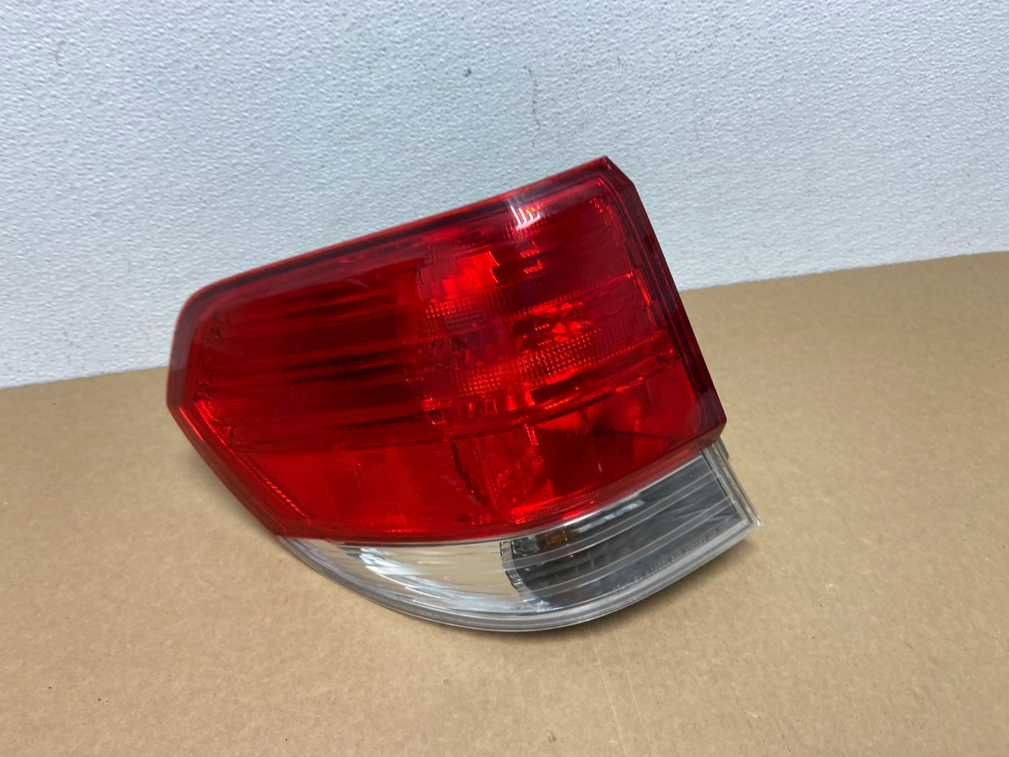 2008 2009 2010 Honda Odyssey Left Driver LH Side Tail Light AB9952 DW0