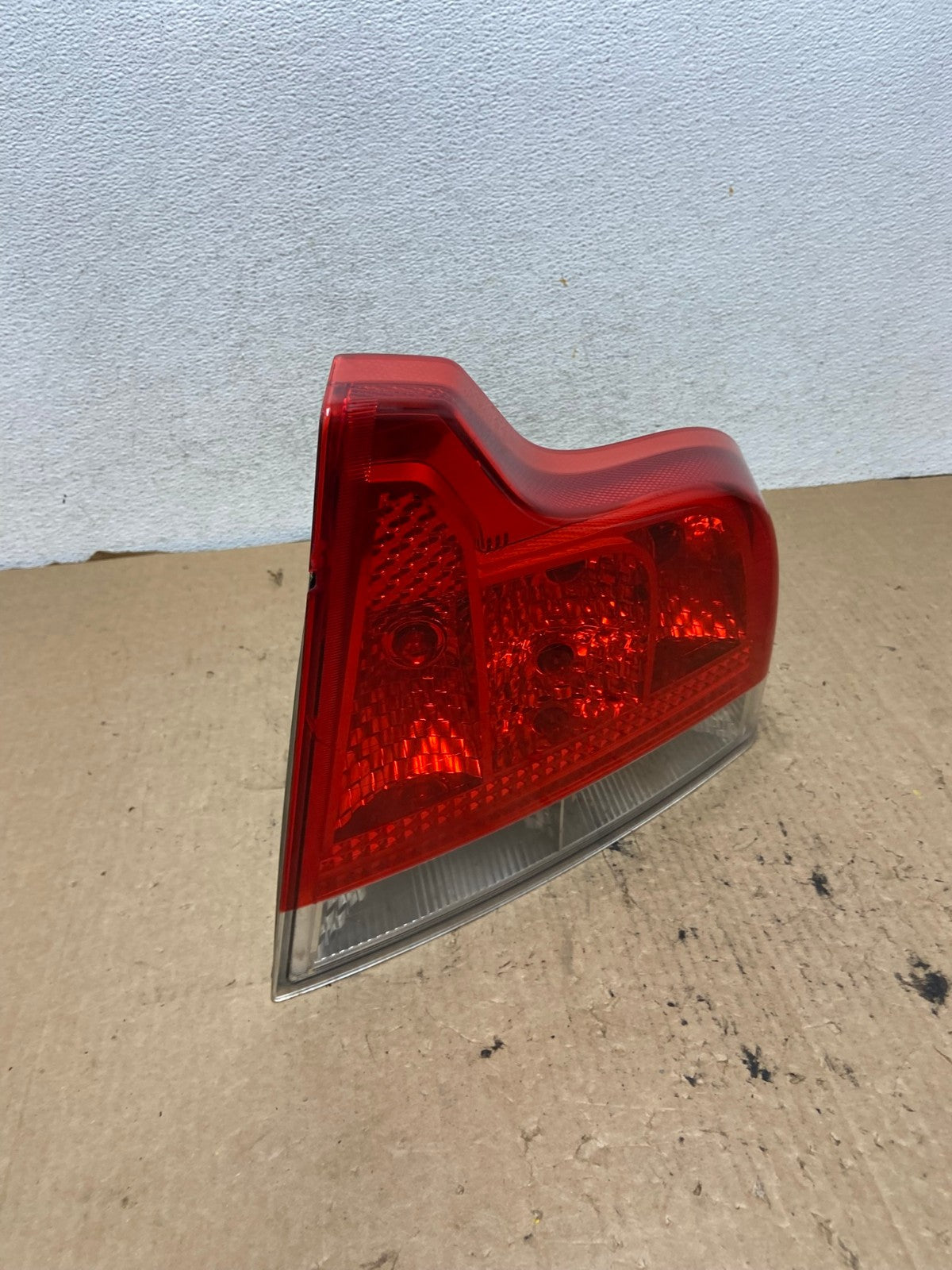 2005 to 2009 Volvo S60 Right Passenger Side Tail Light AG3262 LK2