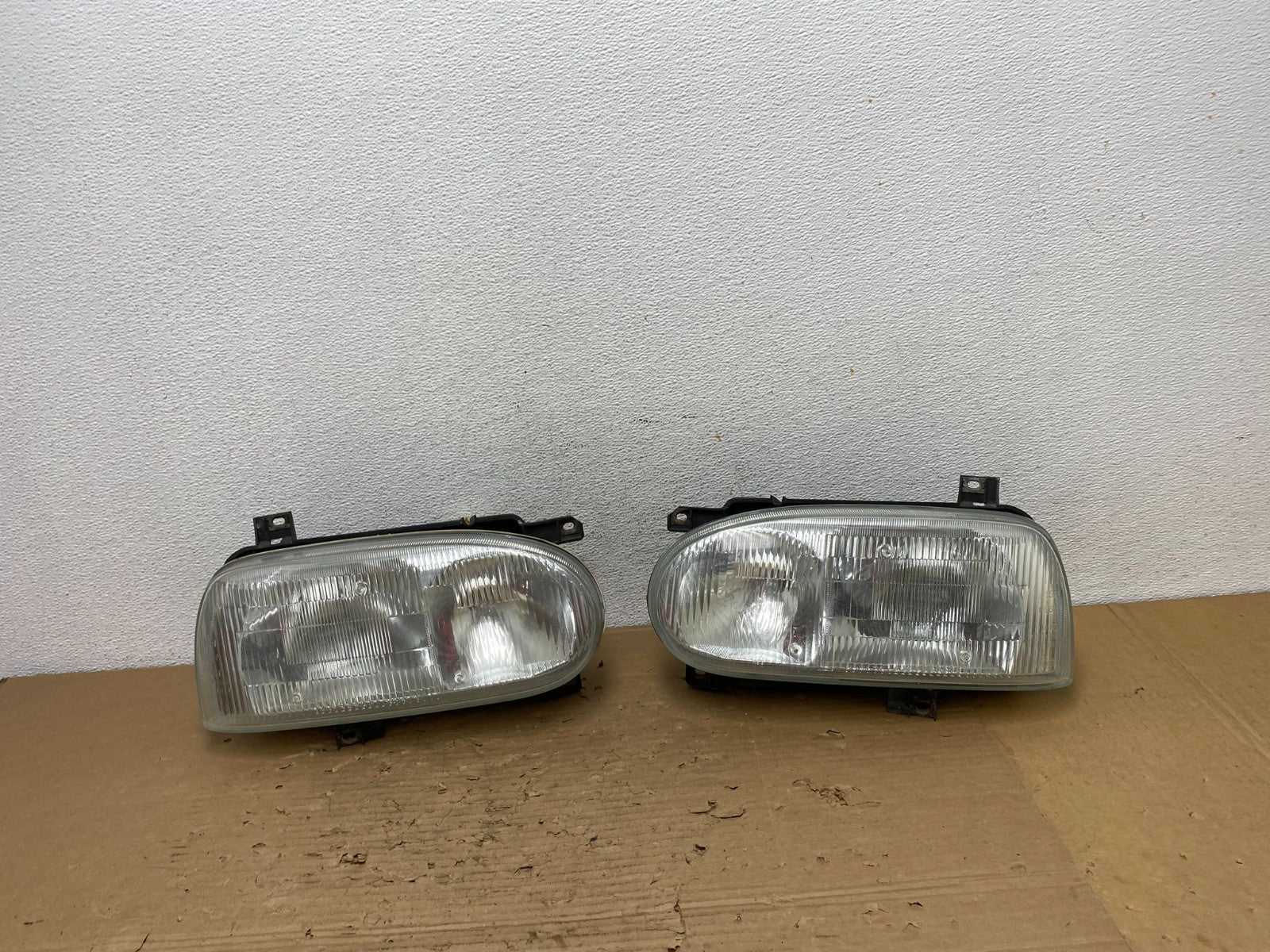 1993-1999 Volkswagen Golf MK3 Left+Right Side Set Halogen Headlights AD4341 DG0