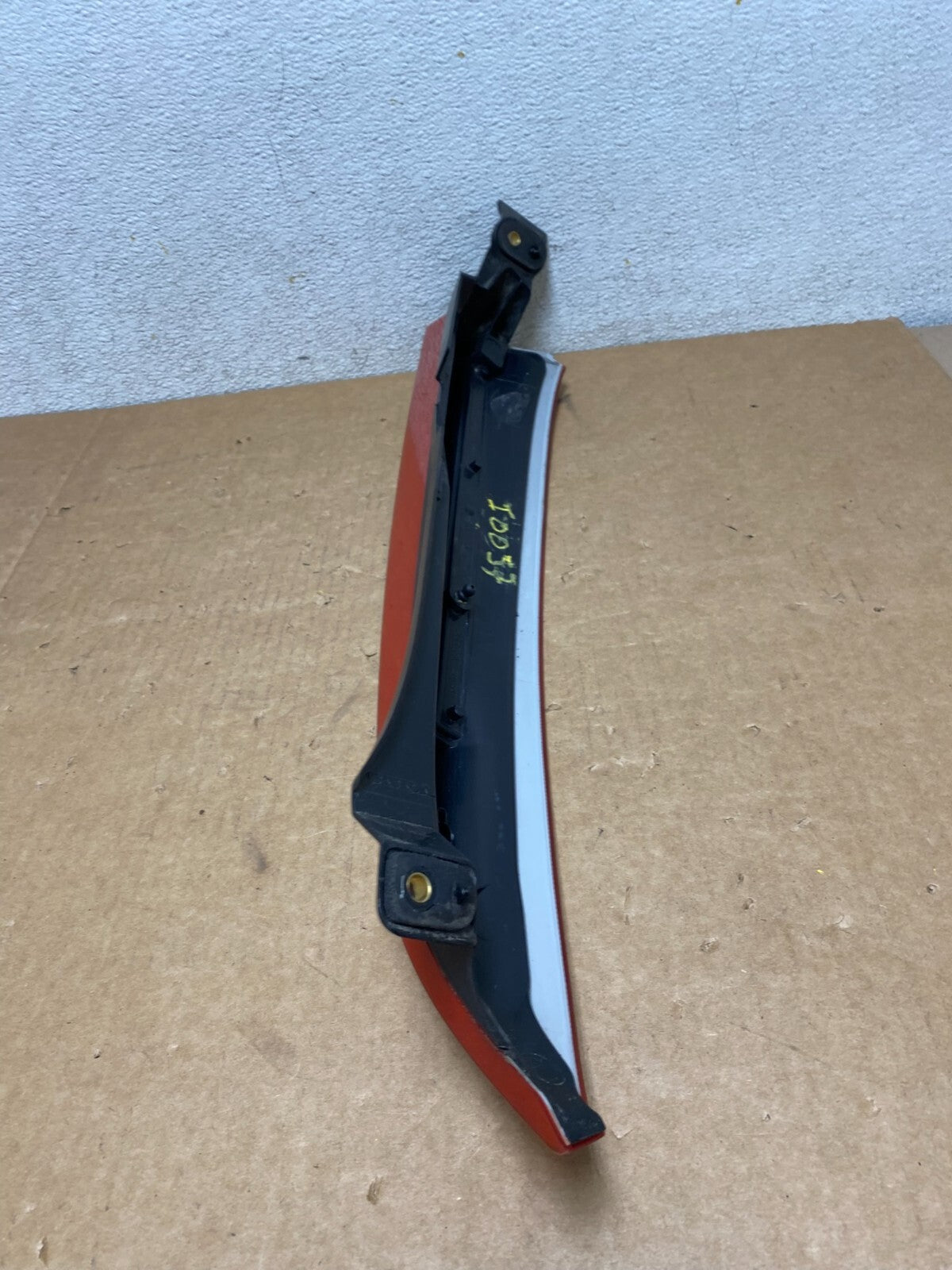 2003 to 2006 Volvo XC90 Right Passenger Side Upper Tail Light I0057 DG15