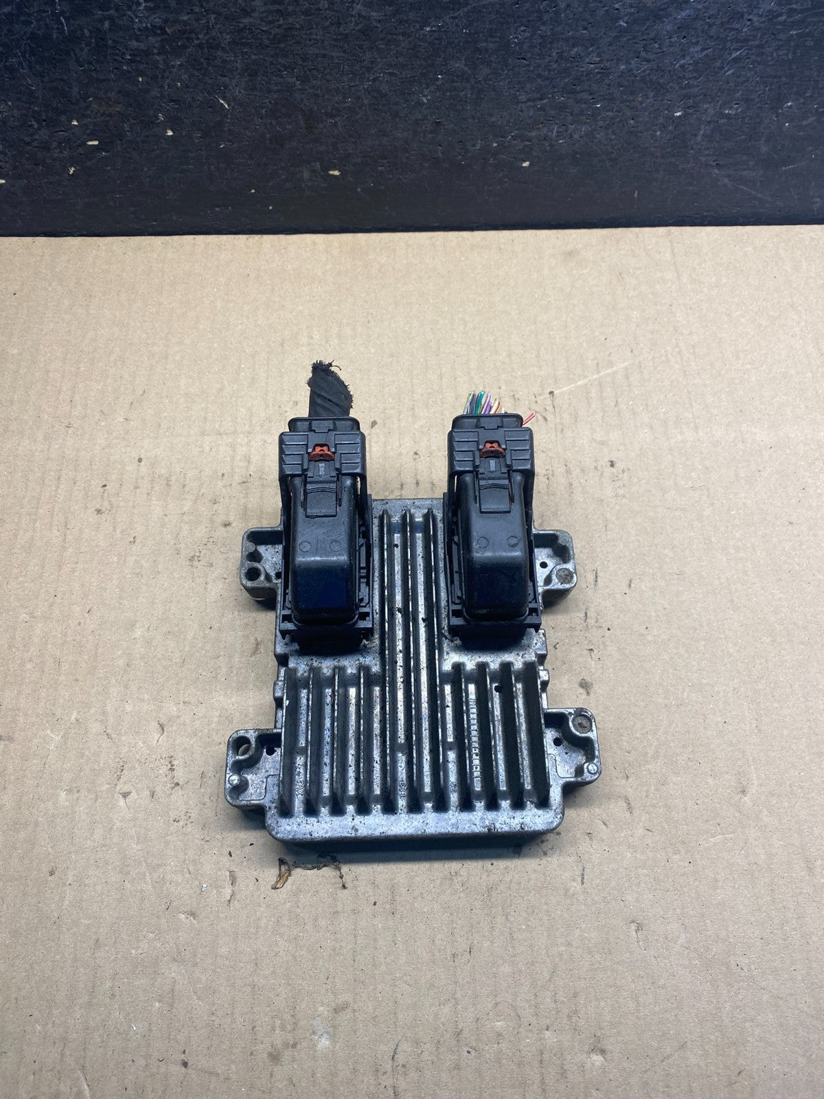 2010 - 2013 GMC Sierra 5.3L Engine Control Module ECM ECU ah1702 DG0