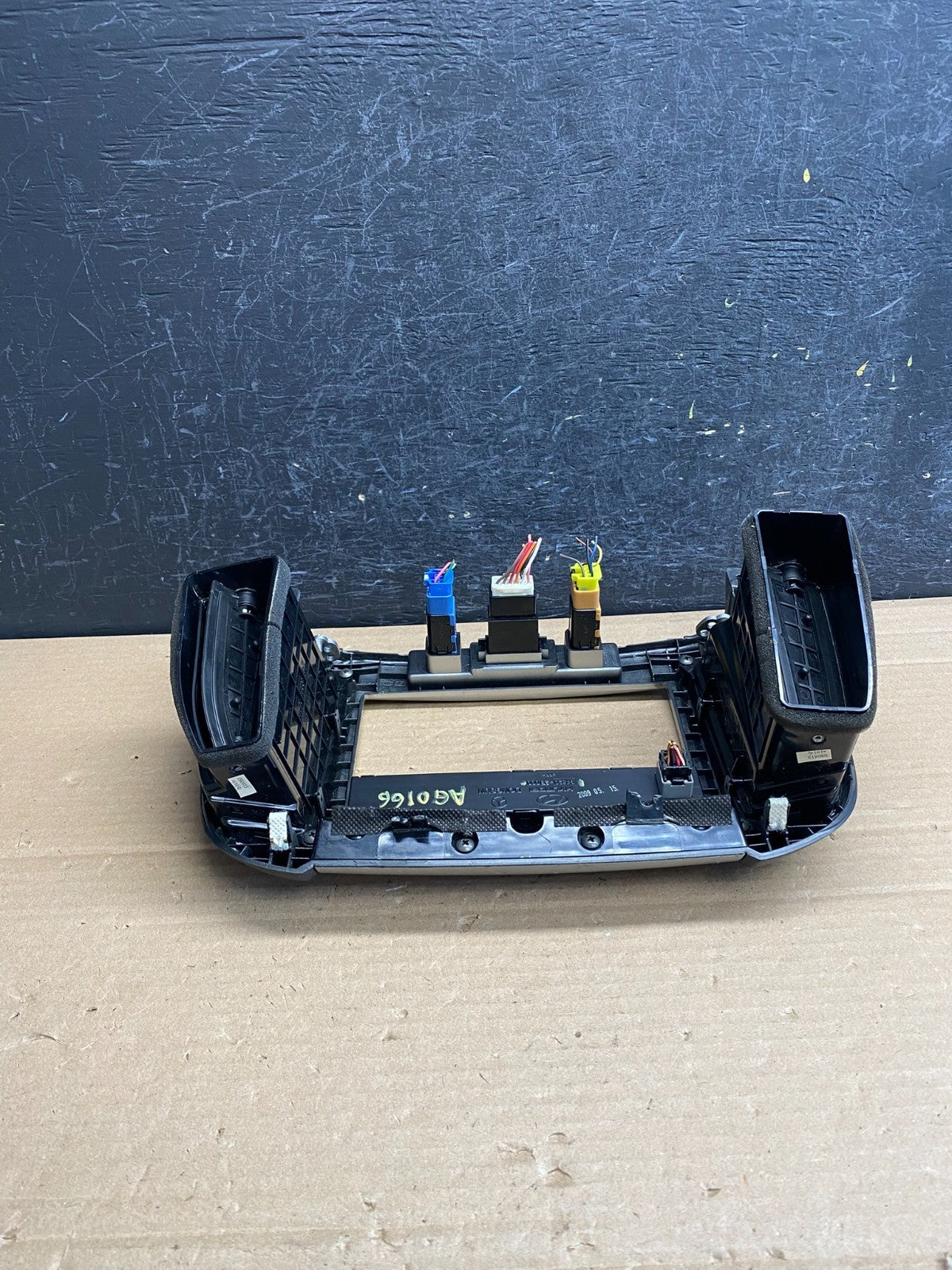2007 to 2009 Hyundai Santa Fe Center Dashboard Radio Bezel Trim AG0166 DG4