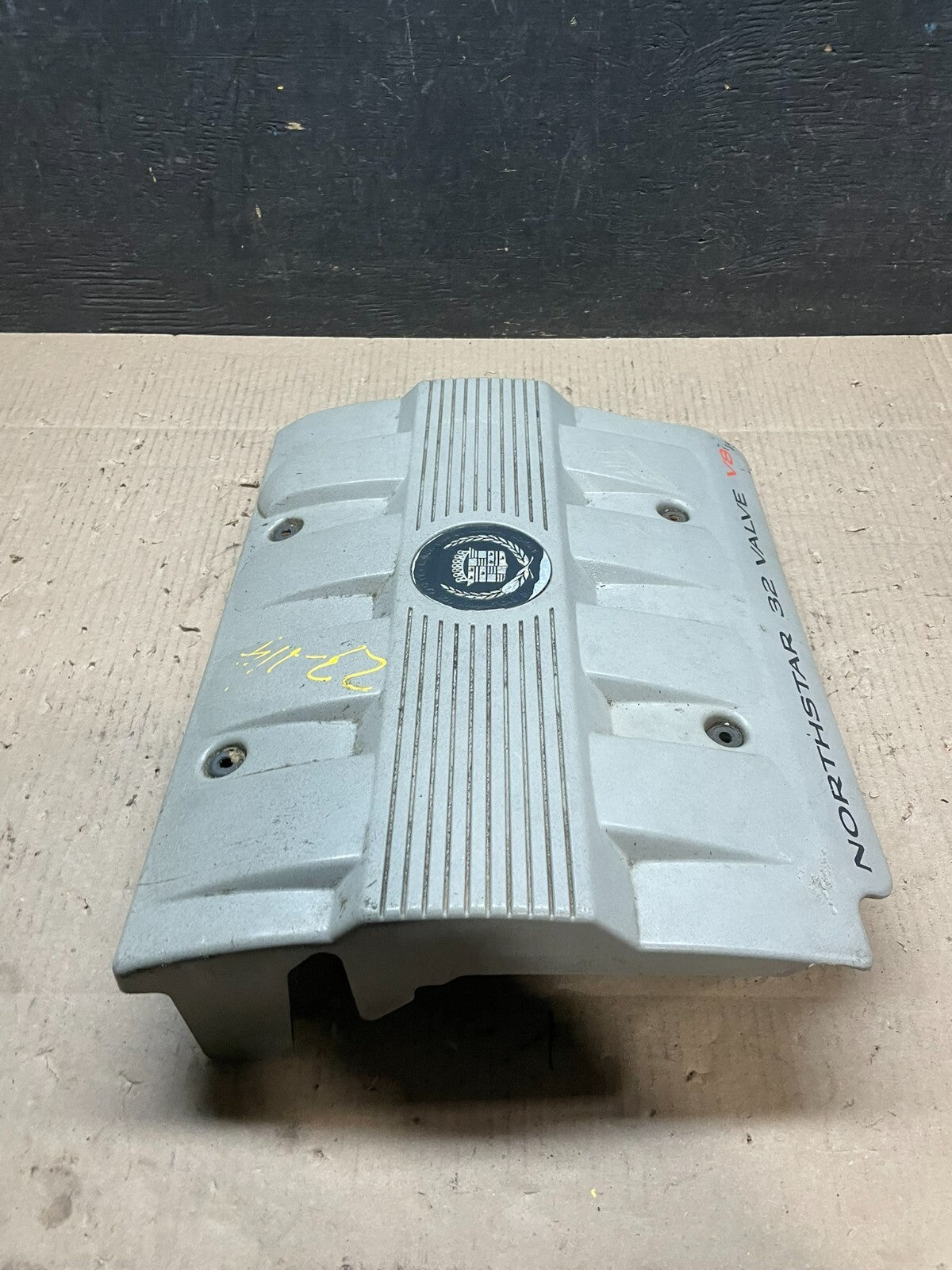1996 1997 1998 Cadillac Deville Engine Cover OEM i7716 DG2