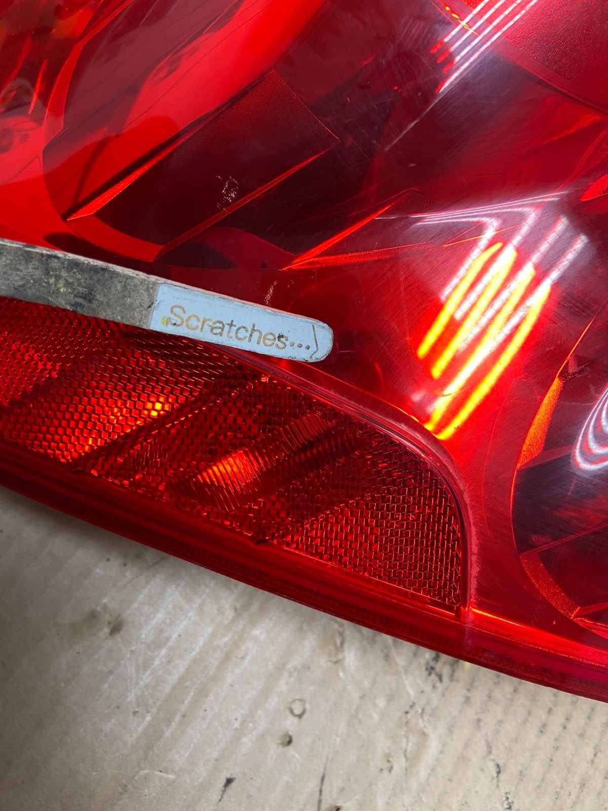 2010 to 2015 Chevrolet Equinox Left Driver Lh Side Tail Light AI6595 LK3