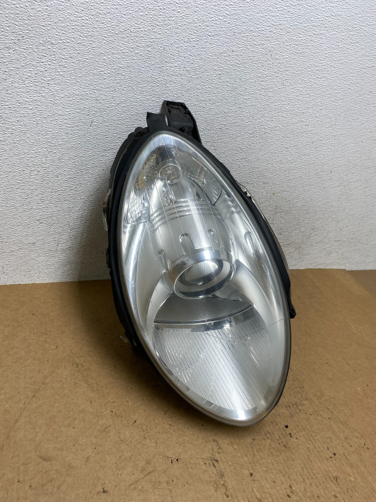 Halogen 2006 2010 Mercedes W251 R-Class Right Passenger Headlight AE3290 DW2