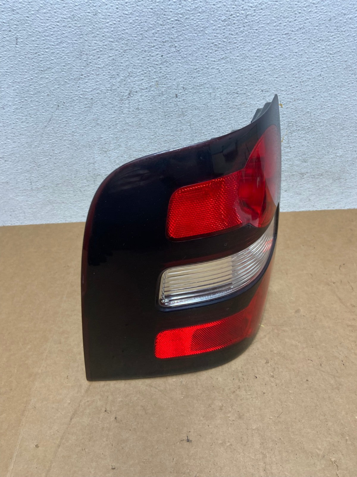 2006 to 2010 Ford Explorer Left Driver Lh Side Tail light AE3098 LK2
