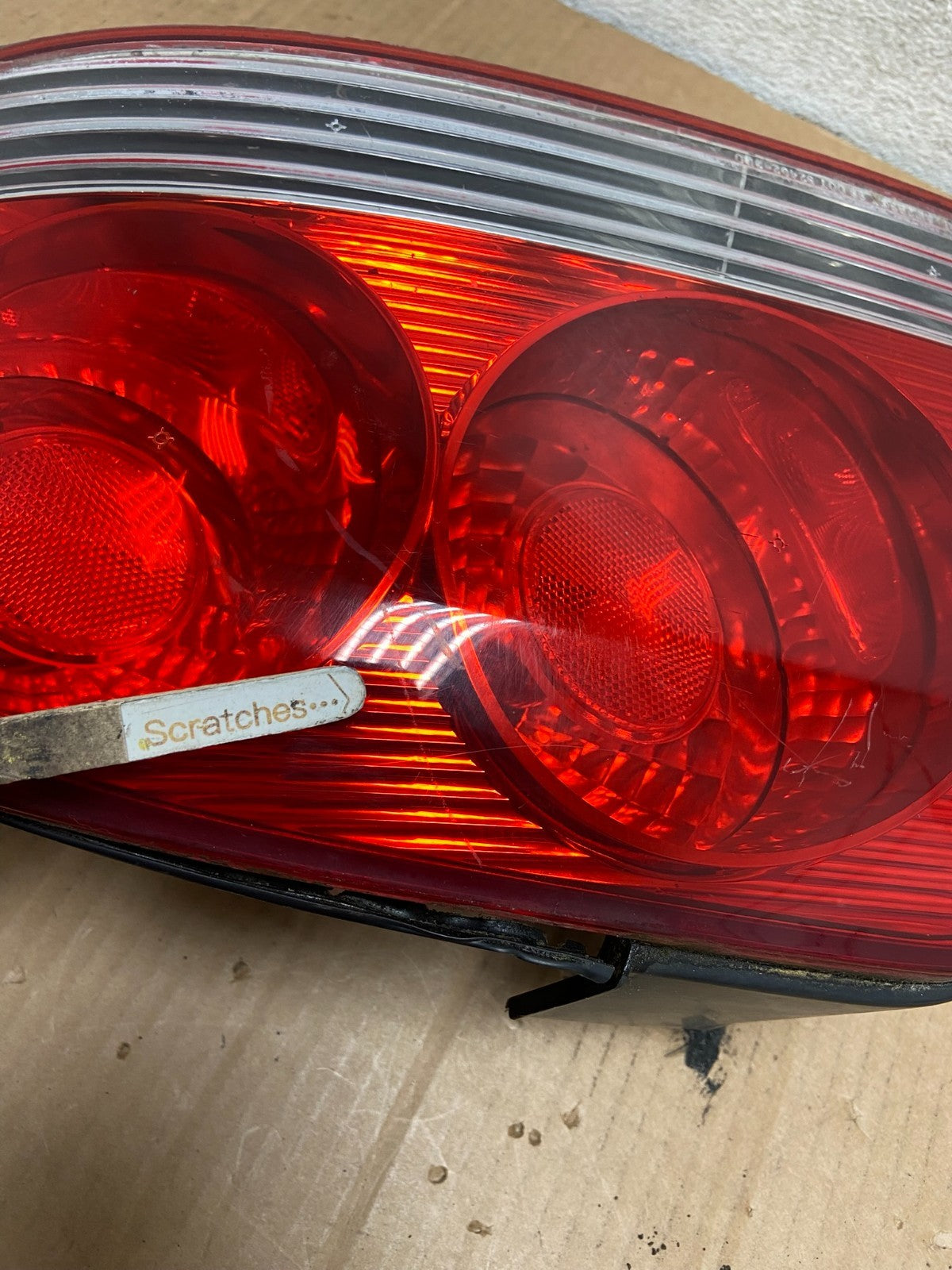2002 - 2005 Hyundai Sonata Right Passenger RH Side Tail Light AI8468 LK3