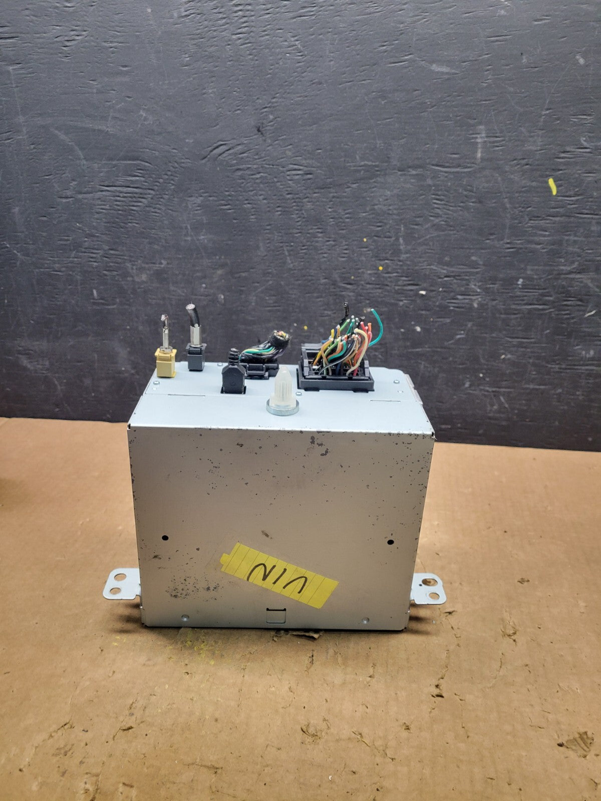 2010 to 2012 Cadillac SRX AM/FM/CD/MP3 Radio Head Unit Receiver H79205