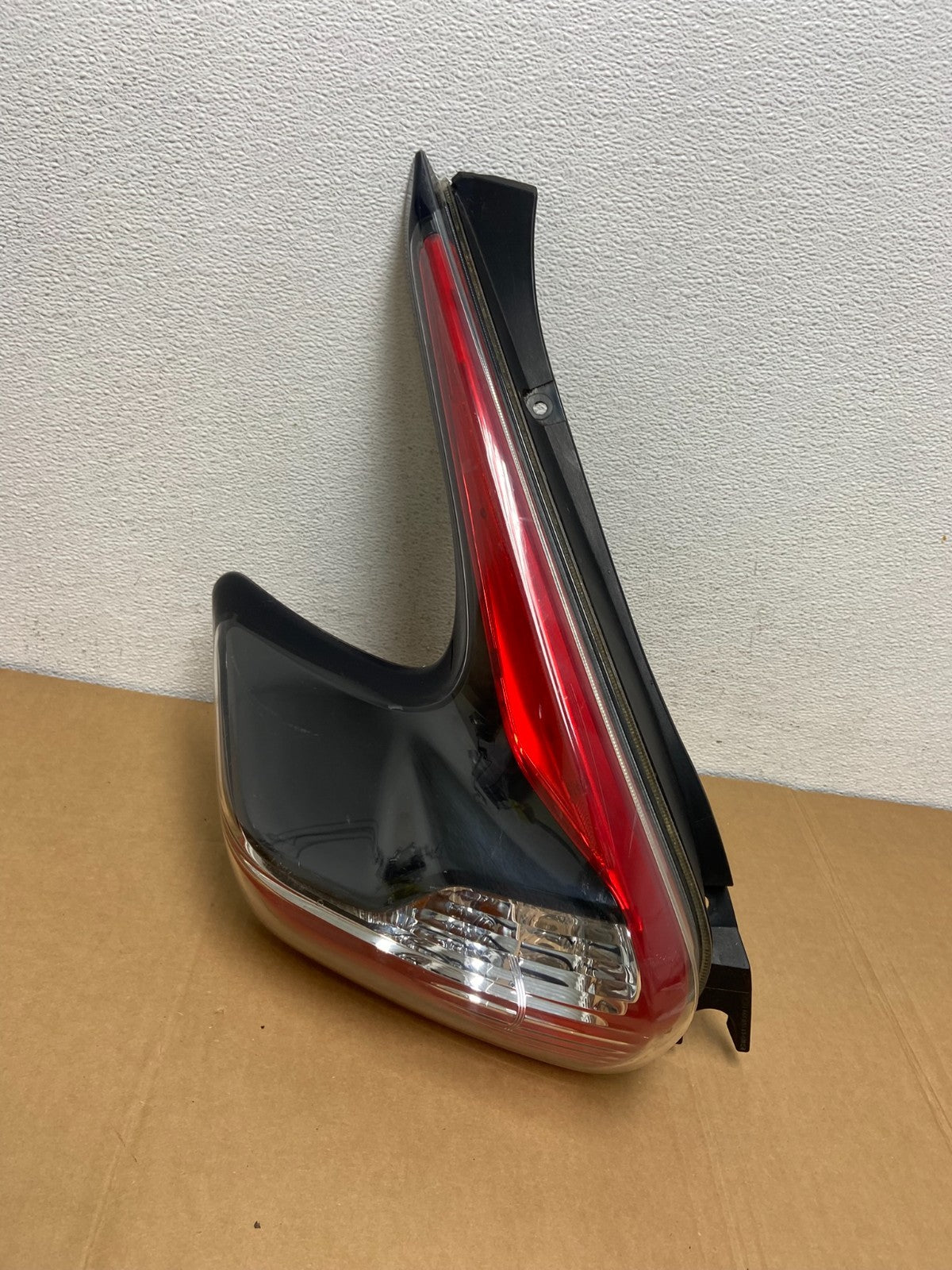 2015 to 2017 Nissan Juke Left Driver LH Side Tail Light AC7433 DG1