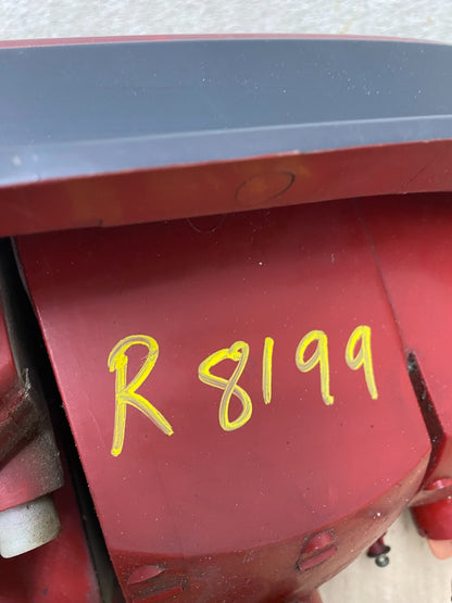 2002 Kia Sedona Left Driver LH Side Tail Light Oem R8199 DG7