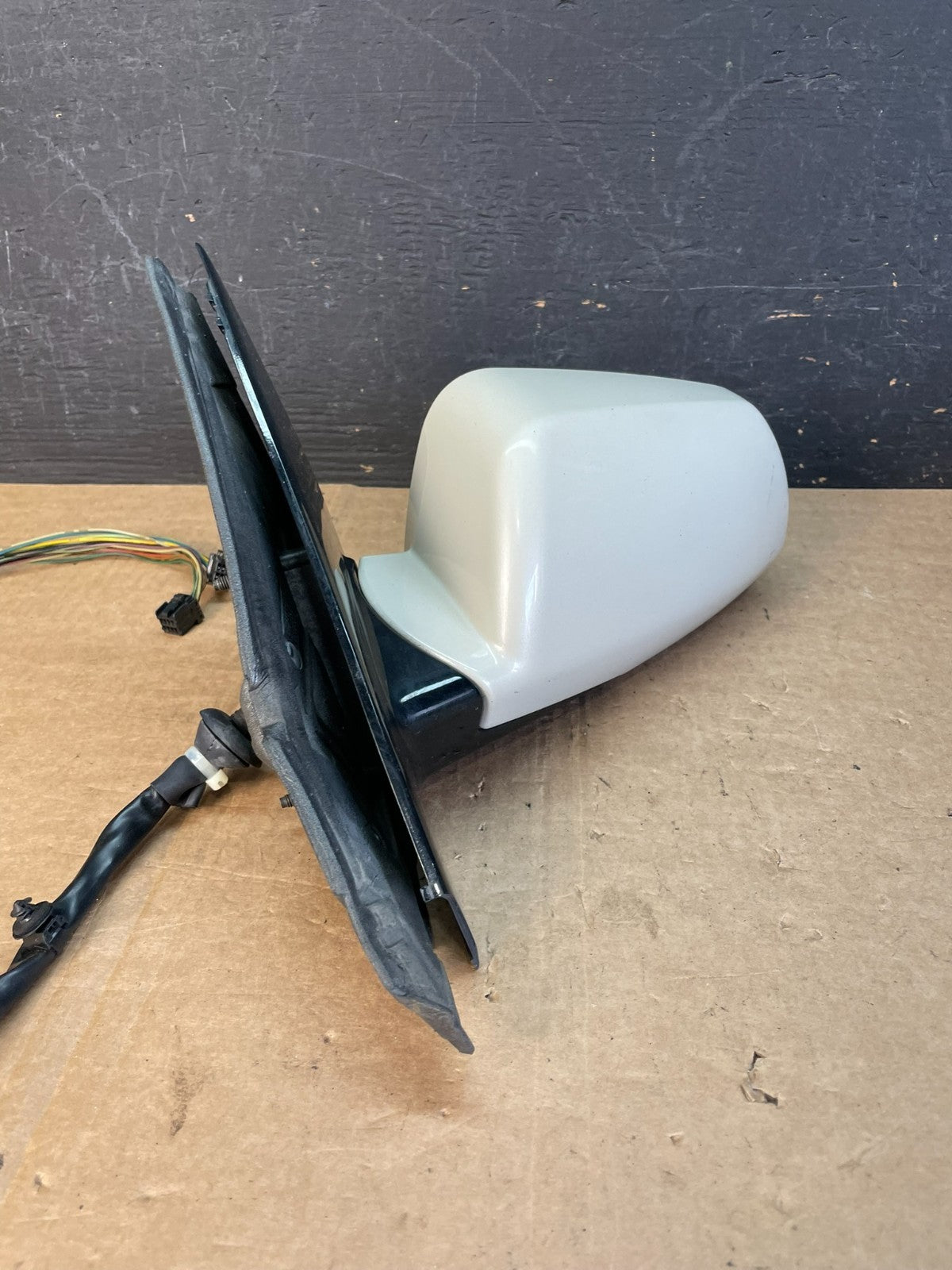 2005 to 2011 Cadillac STS Left Driver LH View Door Mirror AE8558 DW1